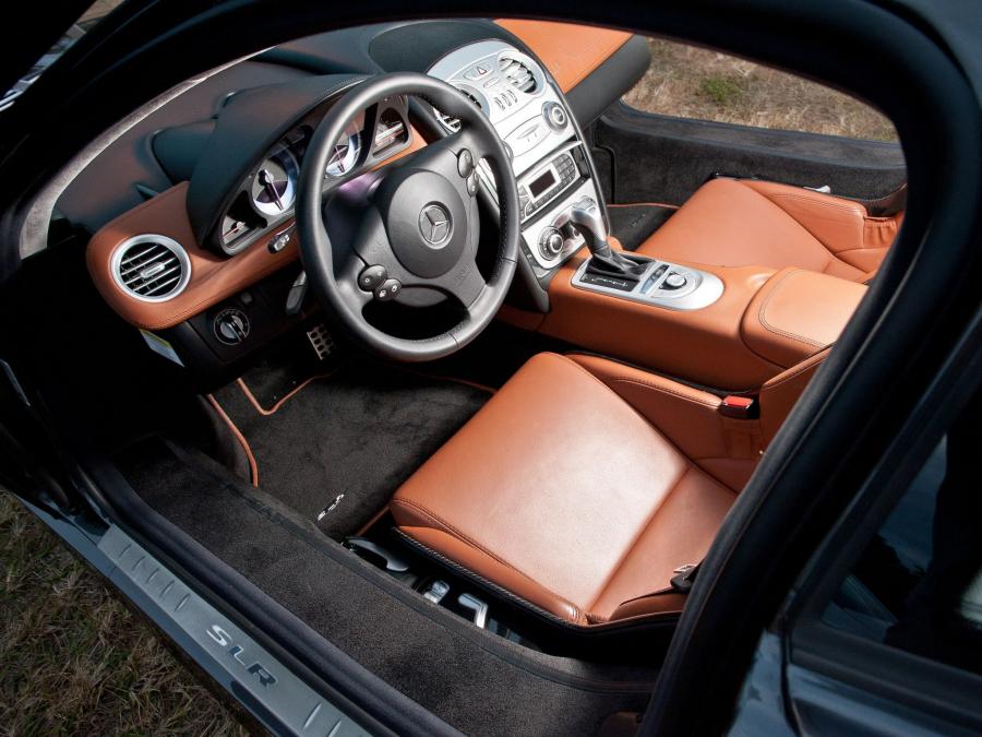  Mercedes-Benz SLR McLaren 2004 года  (US) (фото 15 из 22)